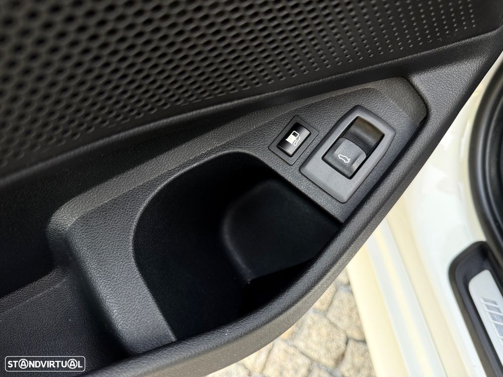 BMW 320 e Pack M Auto - 17