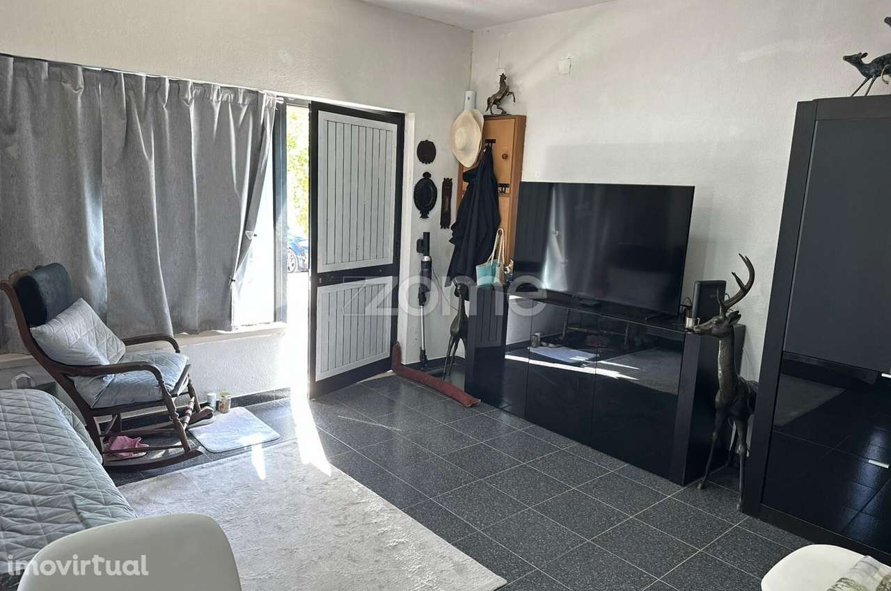 Estúdio T0 com Arrecadação e Jardim – Charneca da Cotovia, Sesimbra... - Grande imagem: 2/11