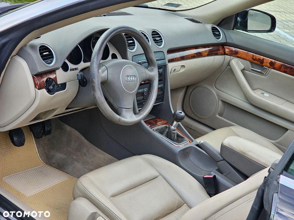 Audi A4 Cabrio 2.5 TDI - 16