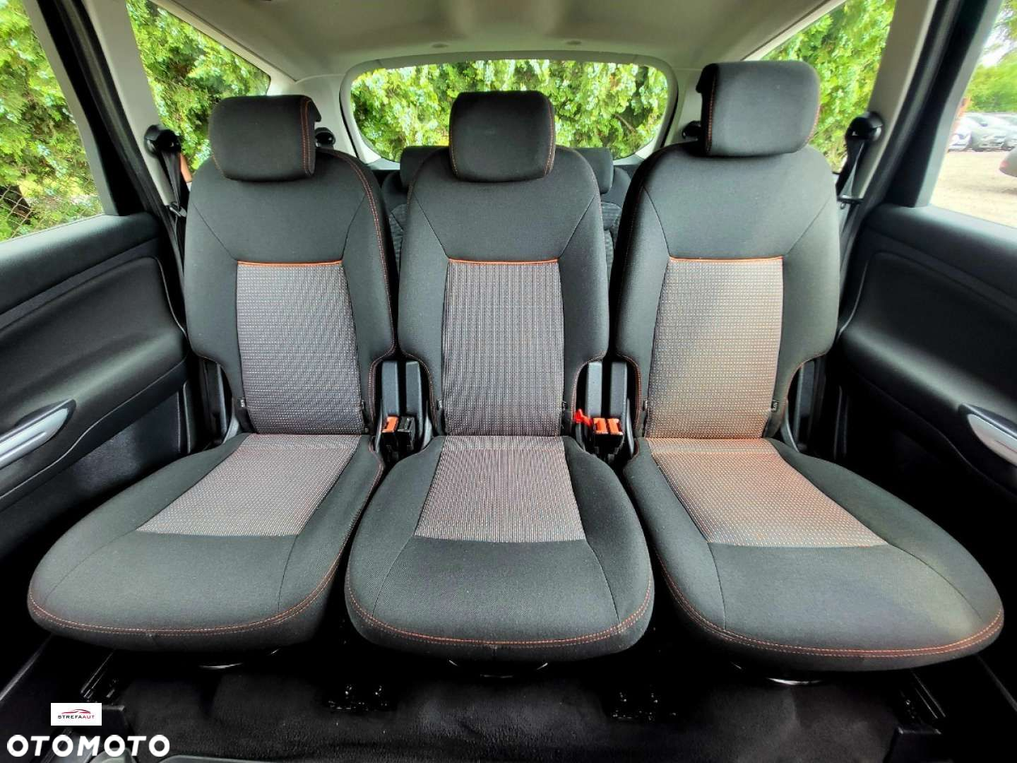 Ford S-Max - 17