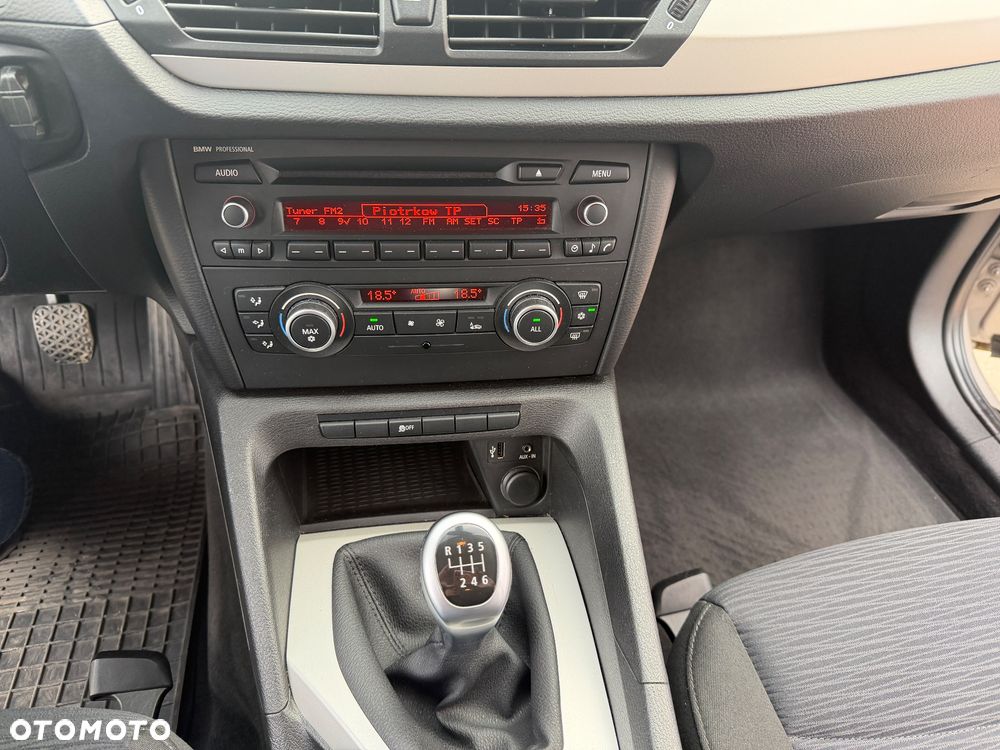 BMW X1 sDrive18i - 32