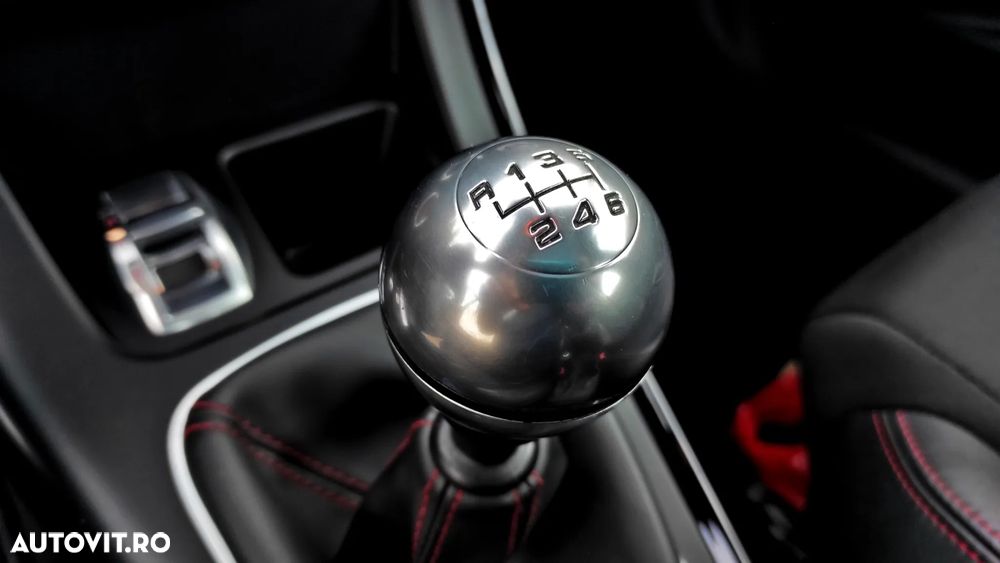 Alfa Romeo Giulietta 1.4 T-Jet Distinctive - 19