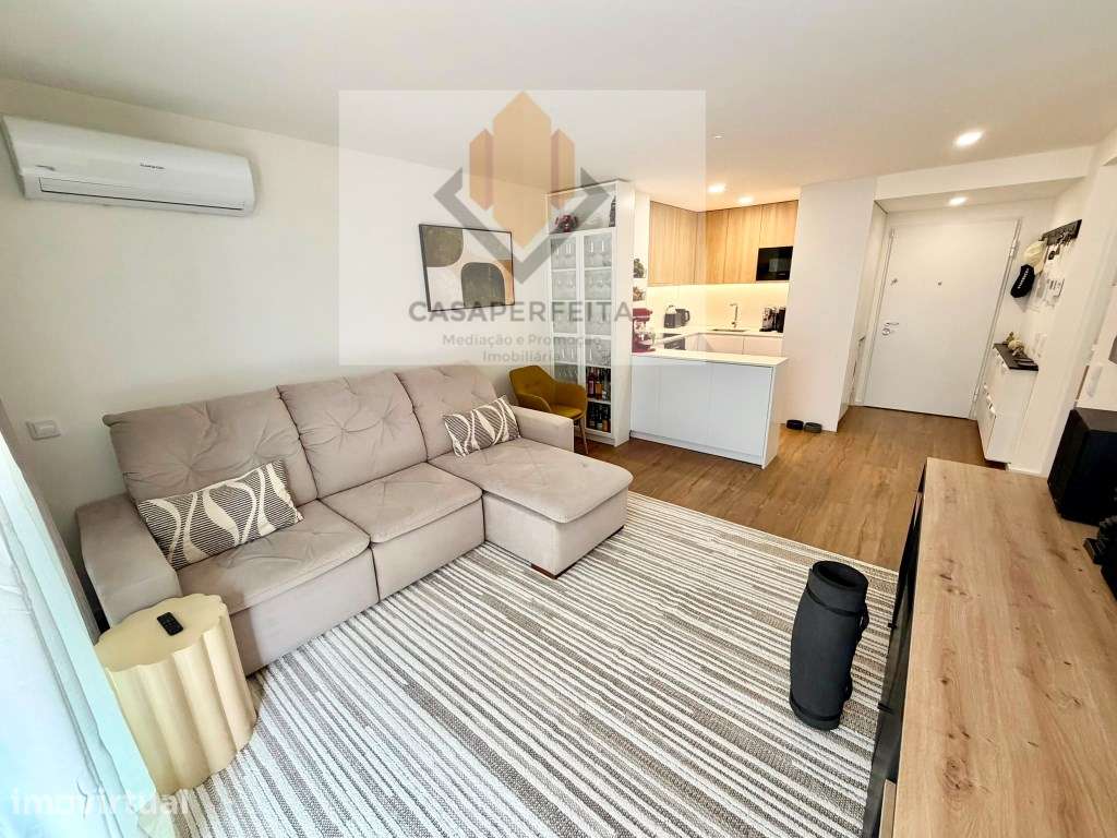 Fabuloso T2 Como Novo com Terraço e Lugar de Garagem - Candal - Vista 3