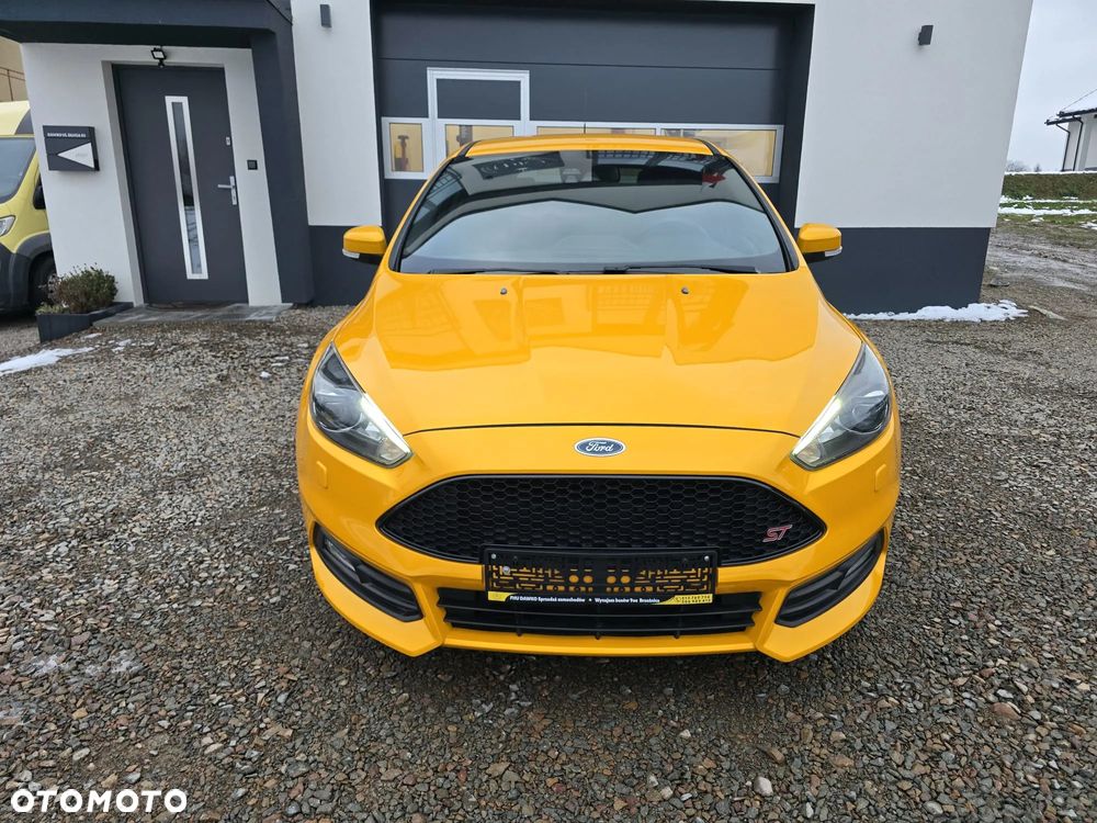 Ford Focus 2.0 EcoBoost ST mit Leder-Sport-Paket - 34