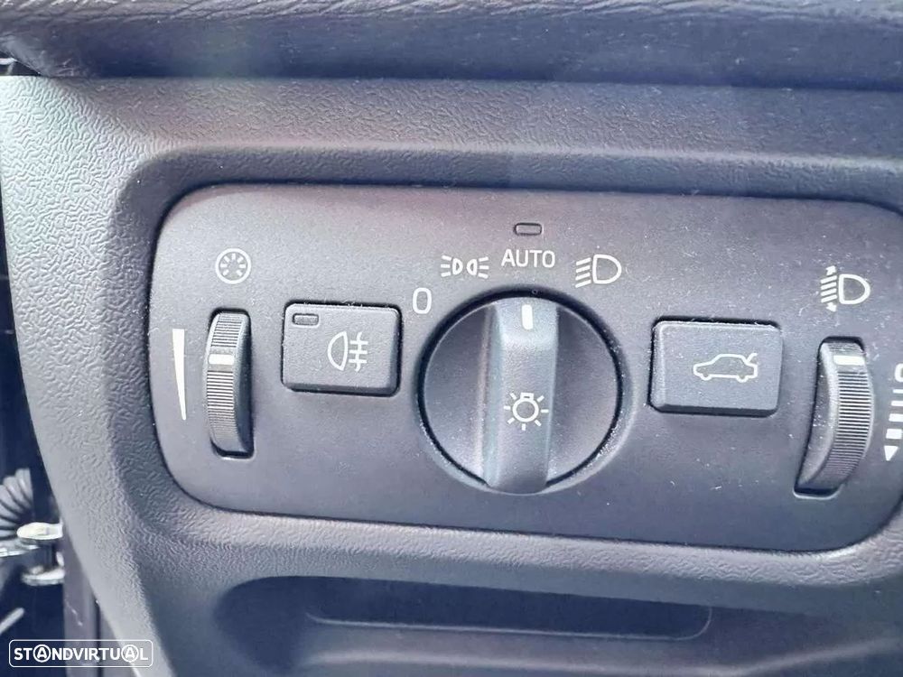 Volvo V40 Cross Country 1.6 D2 Kinetic - 9