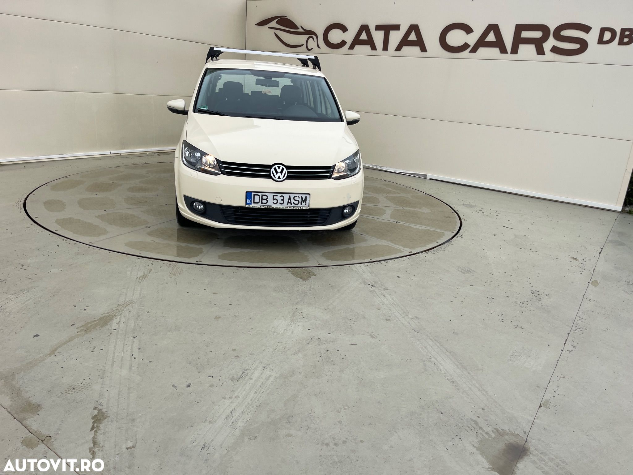 Volkswagen Touran 2.0 TDI DSG Comfortline - 1