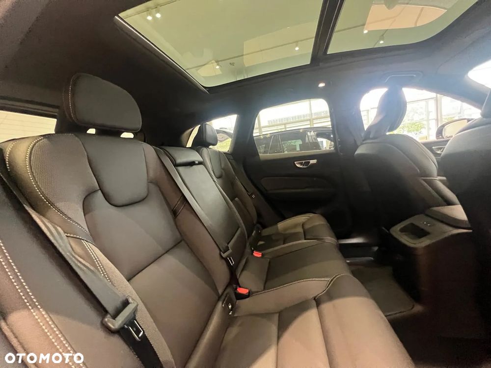 Volvo XC 60 T8 Plug-In Hybrid AWD Ultimate Black Edition - 25