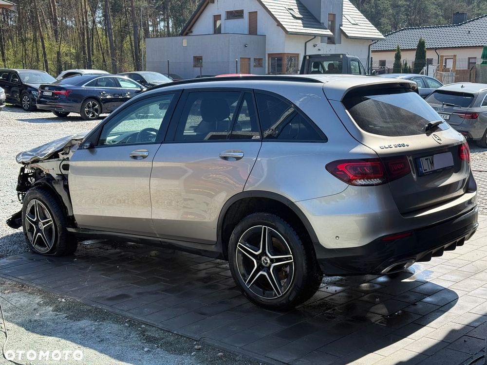 Mercedes-Benz GLC 300 e 4-Matic - 6