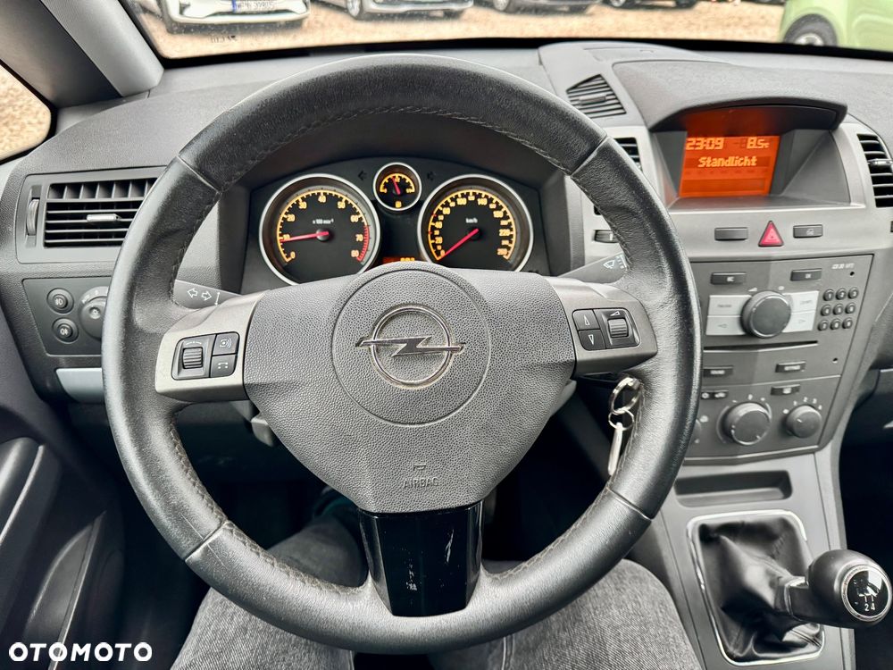 Opel Zafira - 22