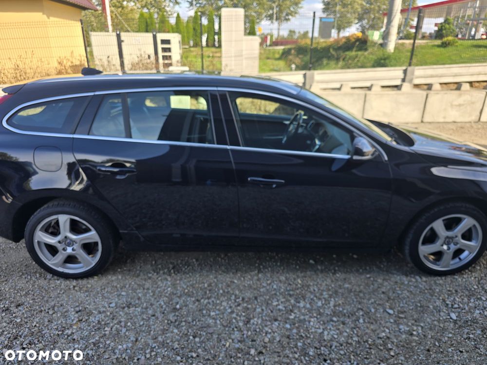 Volvo V60 D3 Geartronic R-Design - 3