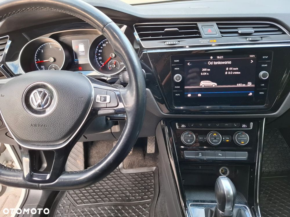 Volkswagen Touran 2.0 TDI SCR DSG Highline - 18