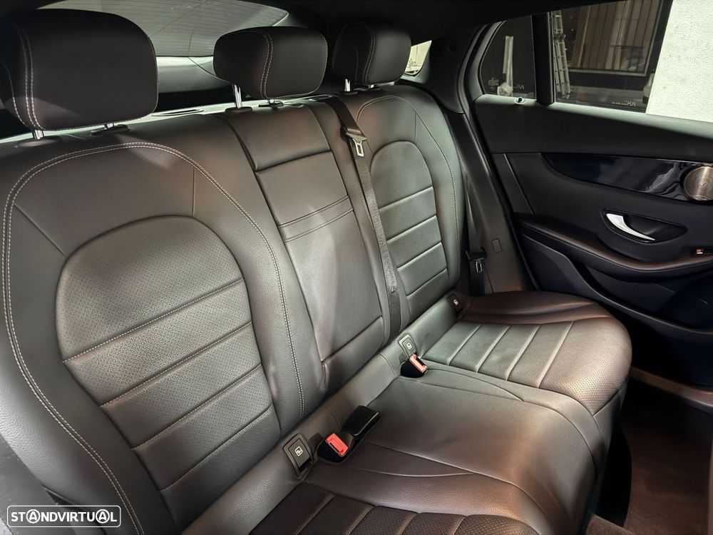 Mercedes-Benz GLC 300 de Coupe 4Matic 9G-TRONIC AMG Line Plus - 16