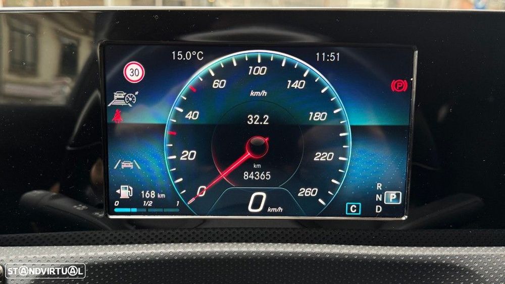 Mercedes-Benz CLA 200 d Shooting Brake 8G-DCT Progressive - 16