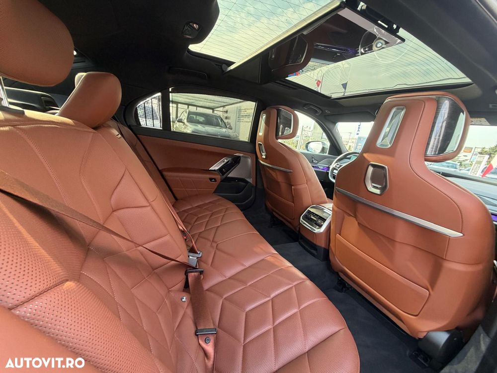 BMW i7 eDrive50 - 25