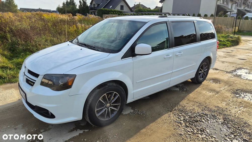 Dodge Grand Caravan - 3