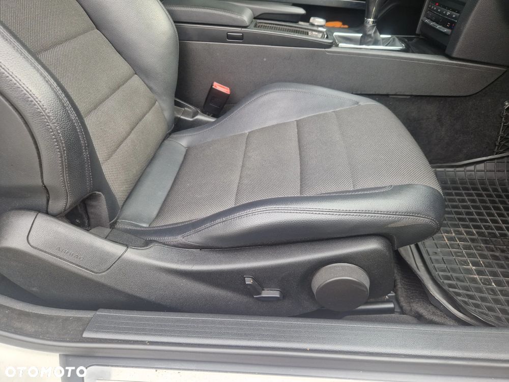 Mercedes-Benz Klasa E 250 CDI DPF Coupe BlueEFFICIENCY Avantgarde - 23