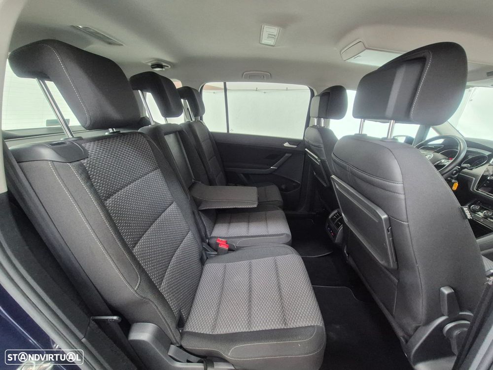 VW Touran 2.0 TDI Confortline DSG - 24