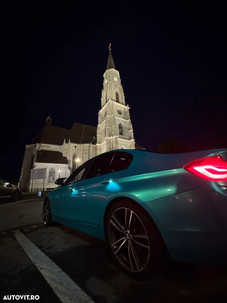BMW Seria 3 320d Aut. M Sport - 12