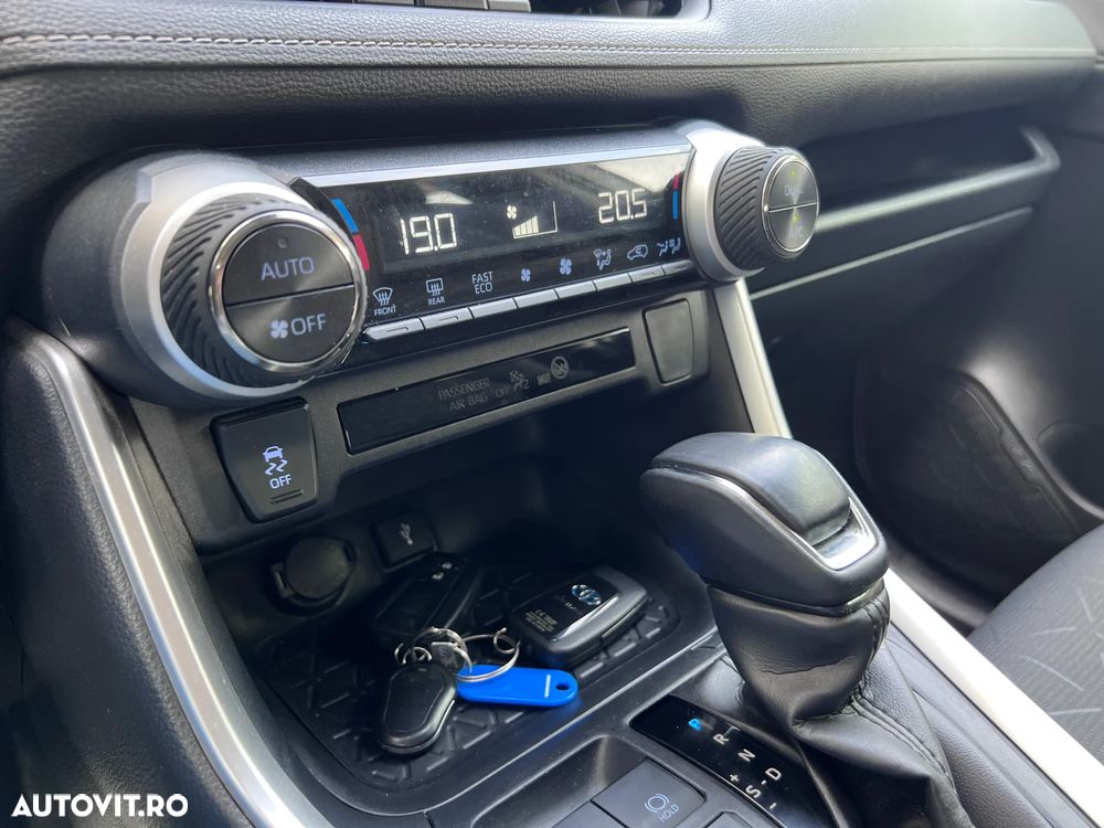 Toyota RAV4 - 32