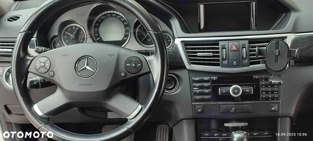 Mercedes-Benz Klasa E 220 CDI DPF BlueEFFICIENCY Automatik Avantgarde - 29