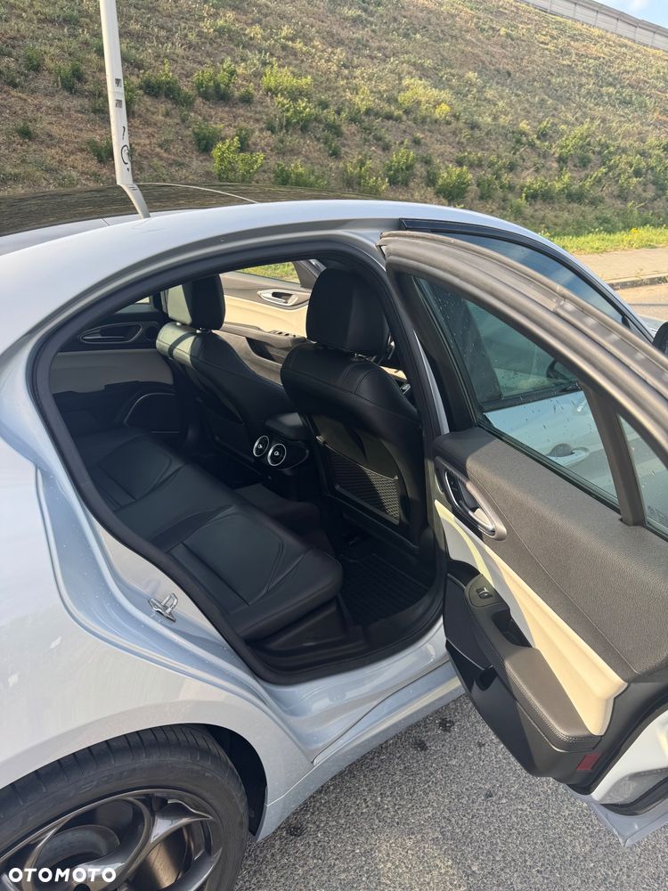 Alfa Romeo Giulia 2.0 Turbo Veloce - 14