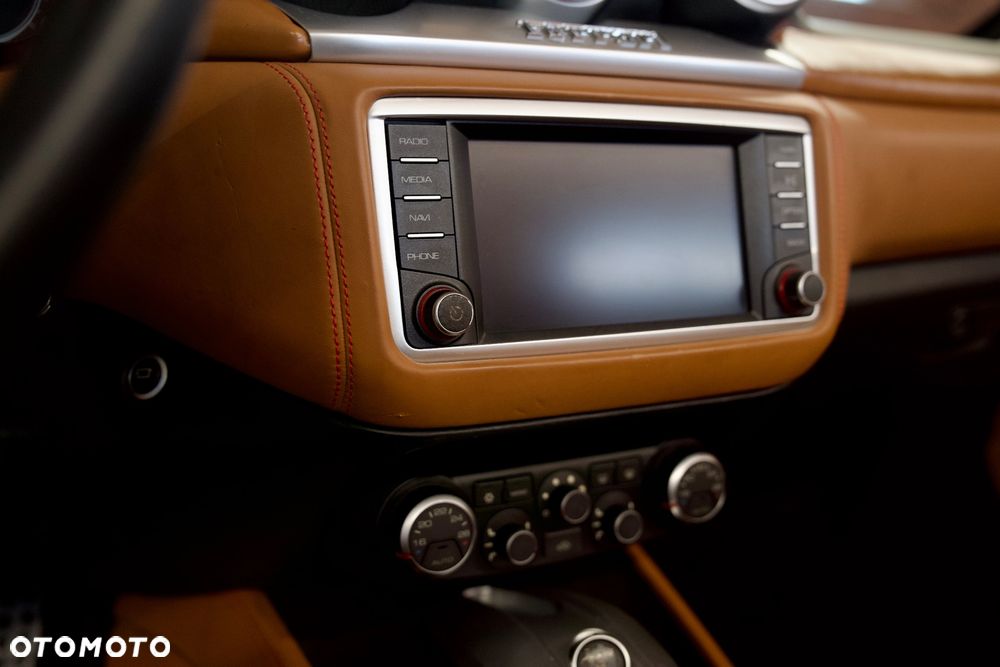 Ferrari California T - 32