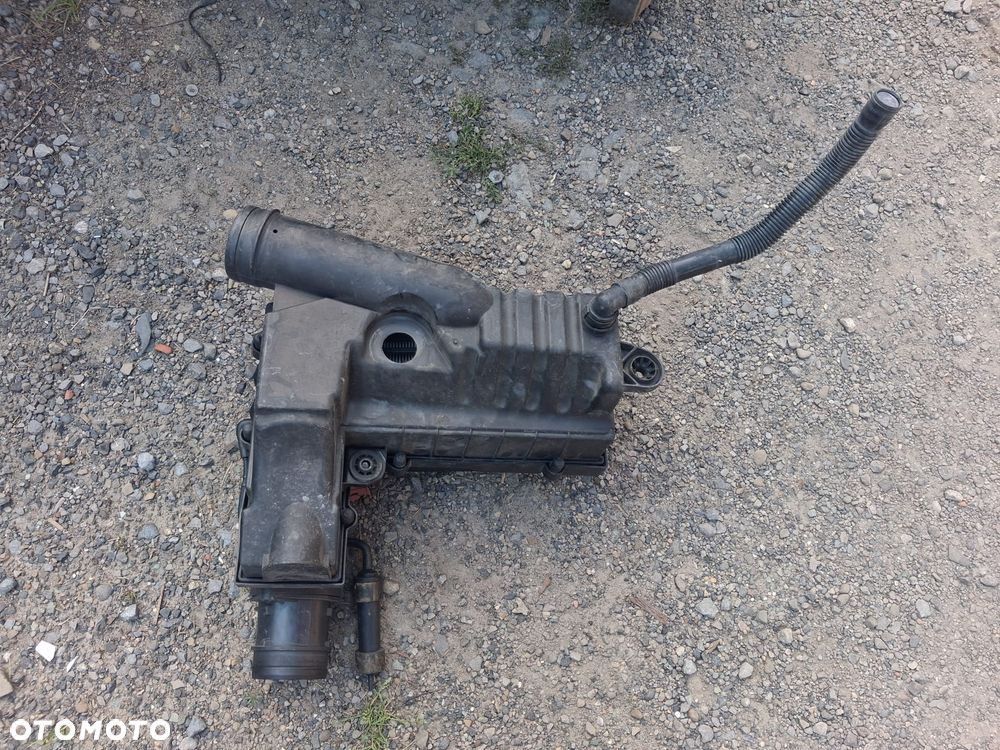 Obudowa filtra powietrza VW GOLF 6  1K0129620D  OE - 4
