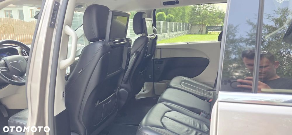 Chrysler Pacifica - 14