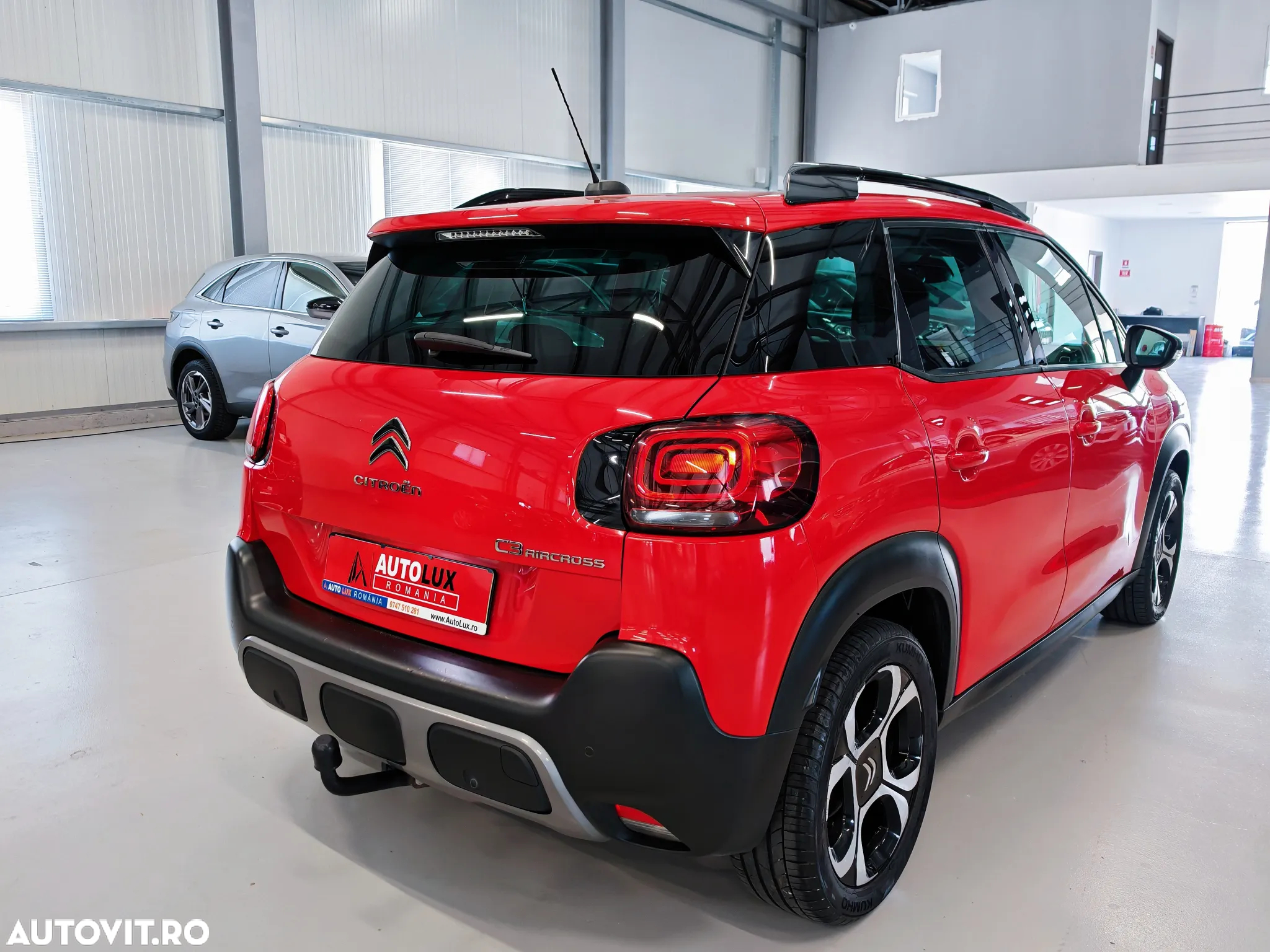 Citroën C3 AIRCROSS 1.2 PureTech S&S EAT6 Shine - 4
