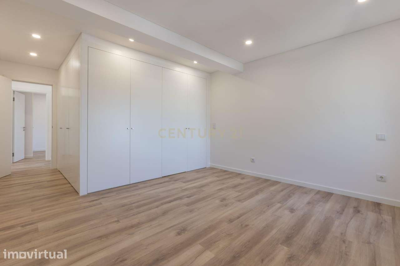 T4 TOTALMENTE REMODELADO | 114 m² | 2 SUITES | VISTA RIO | VARANDA | O - Grande imagem: 5/8