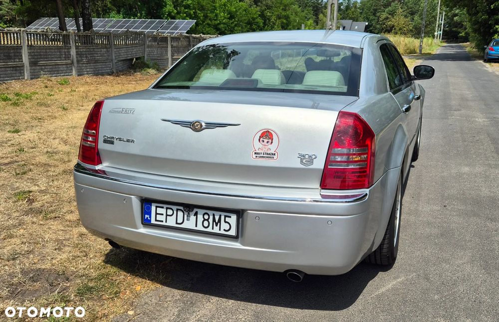 Chrysler 300C - 13