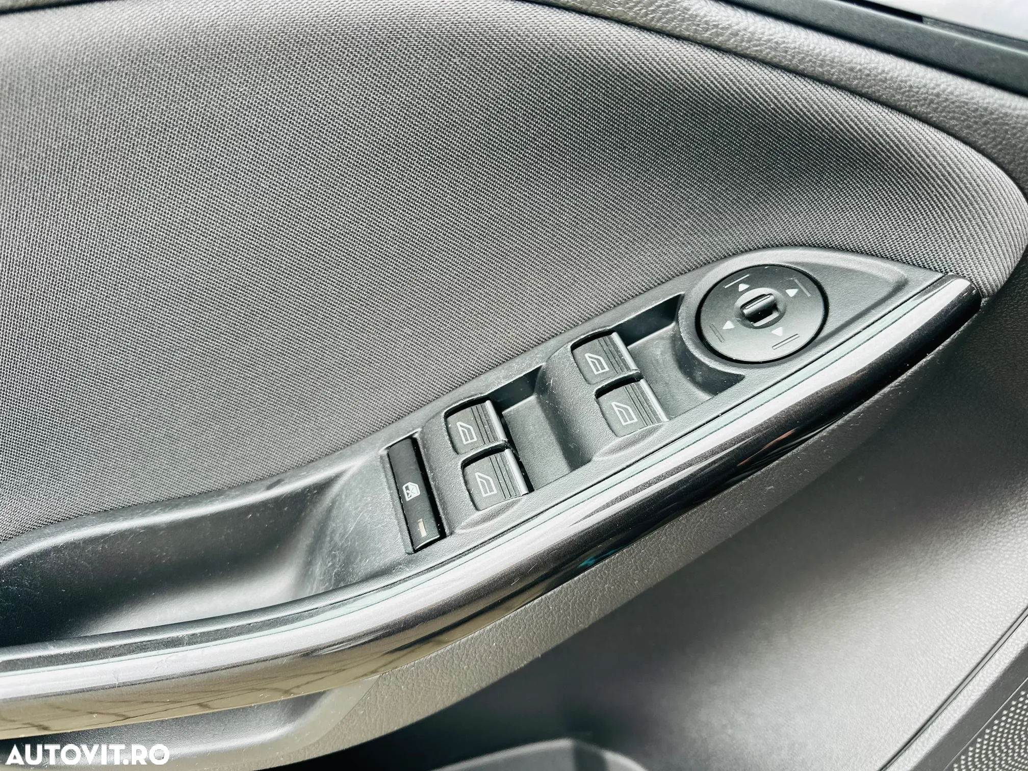 Ford Focus 1.0 EcoBoost Titanium - 17