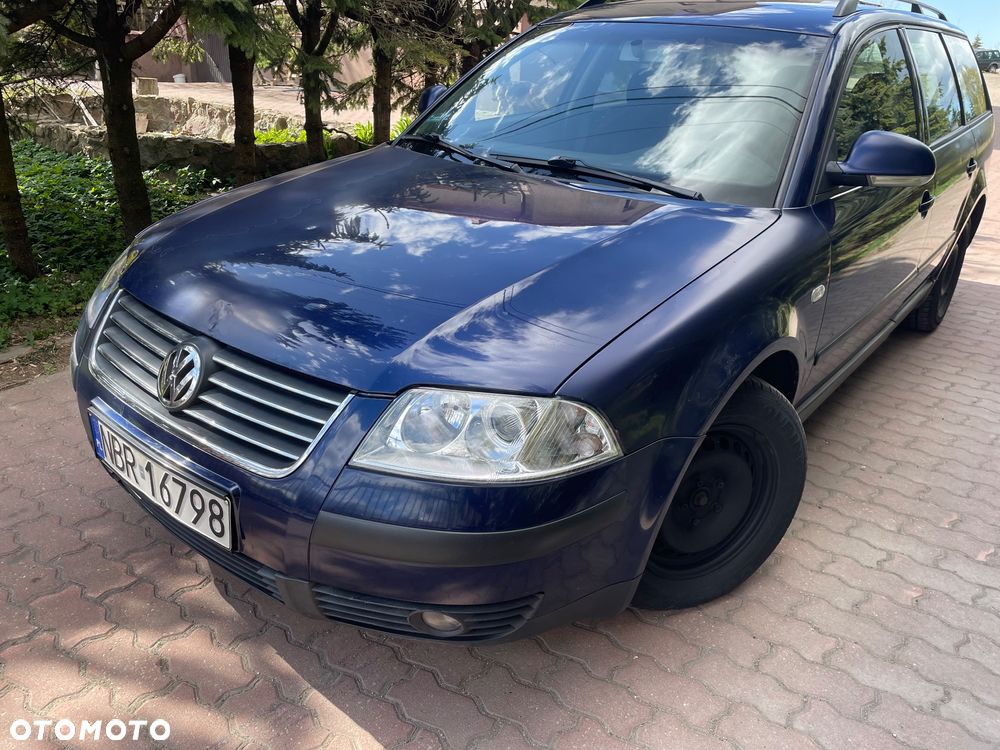 Volkswagen Passat - 1