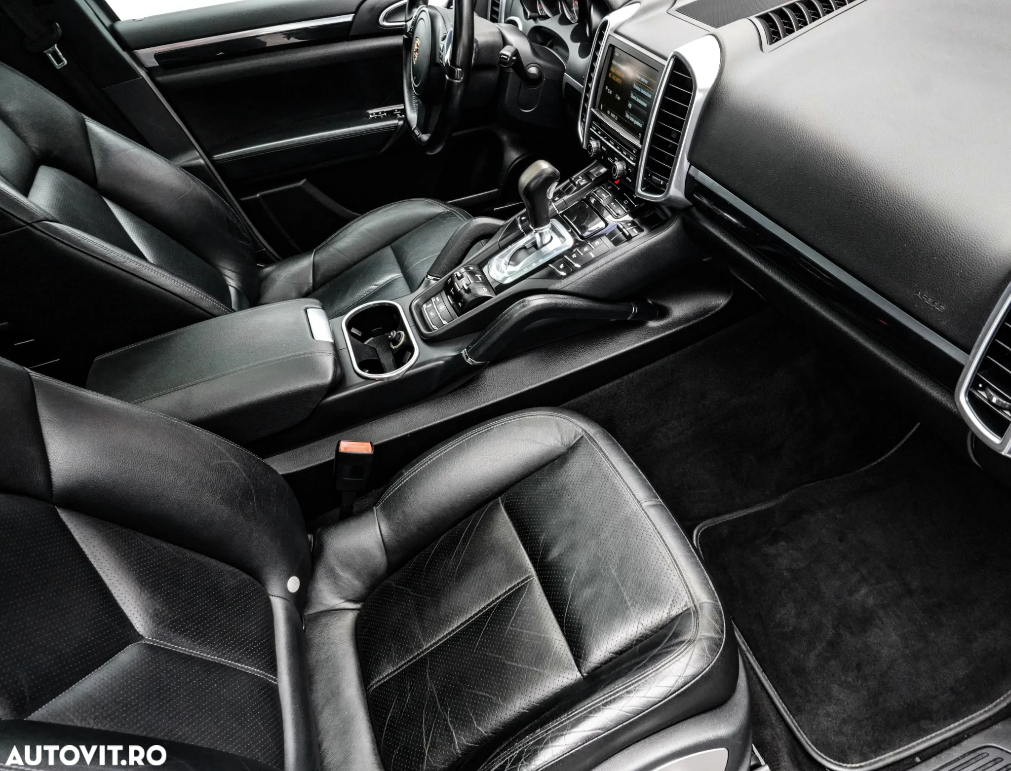 Porsche Cayenne 3.0 L V6 - 11