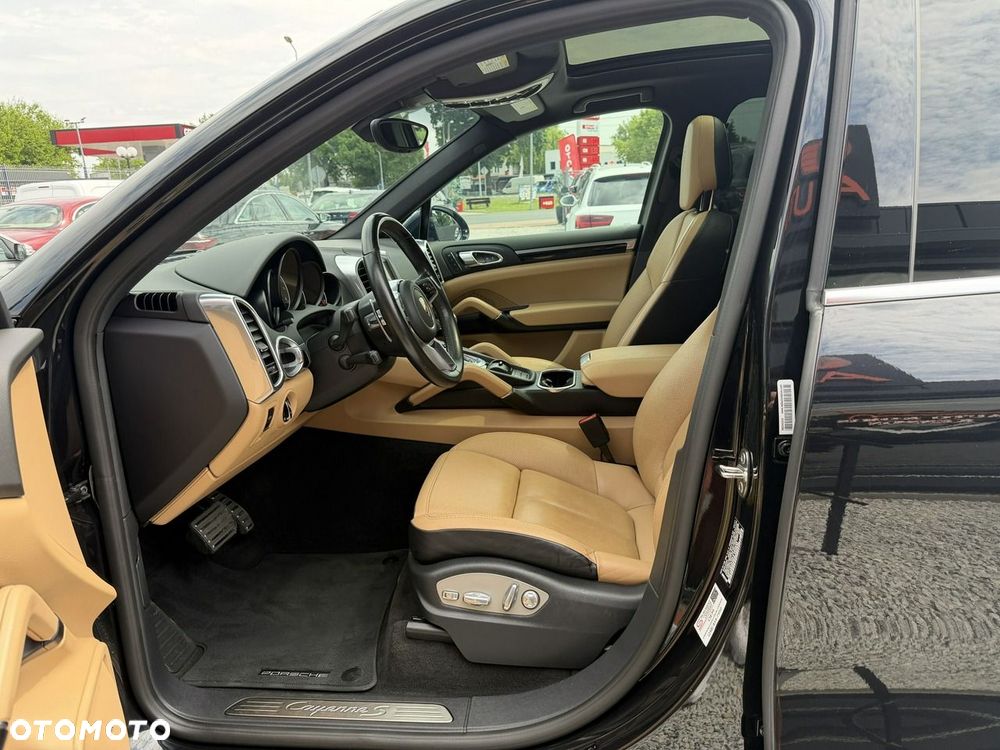 Porsche Cayenne S - 11
