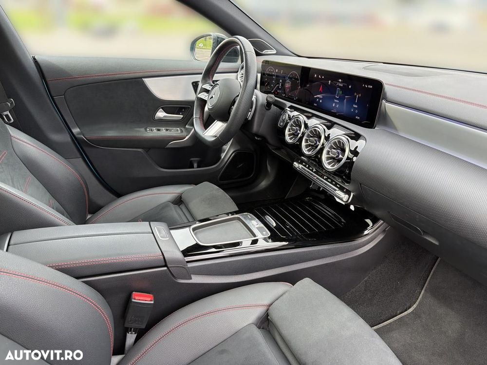 Mercedes-Benz CLA 250 MHEV 4MATIC Coupe - 12