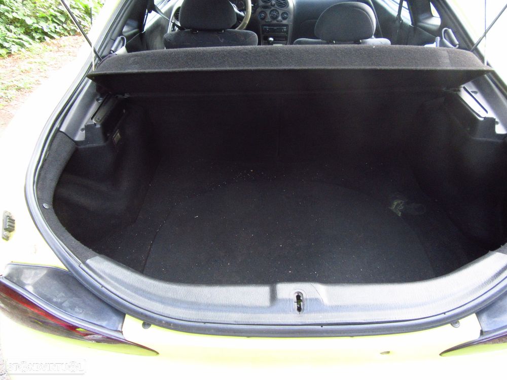 Hyundai Coupe 1.6 16V - 11