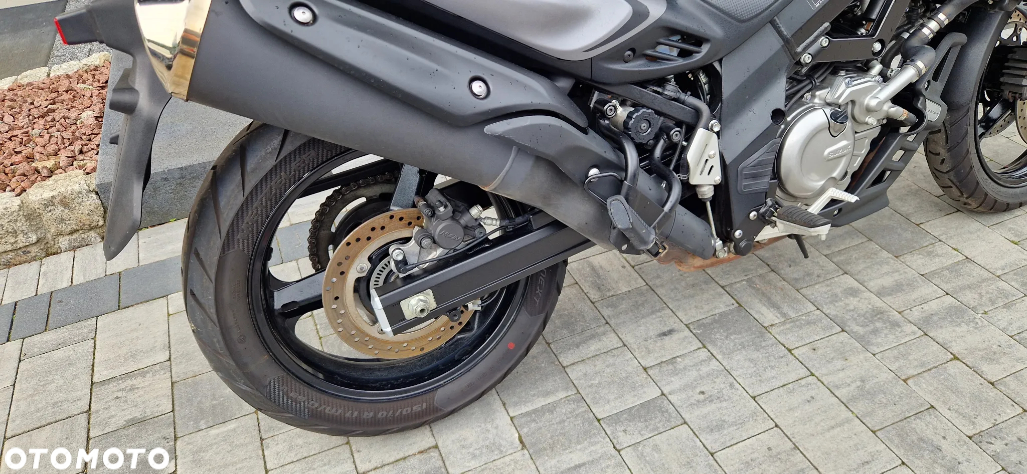 Suzuki V-STROM - 10