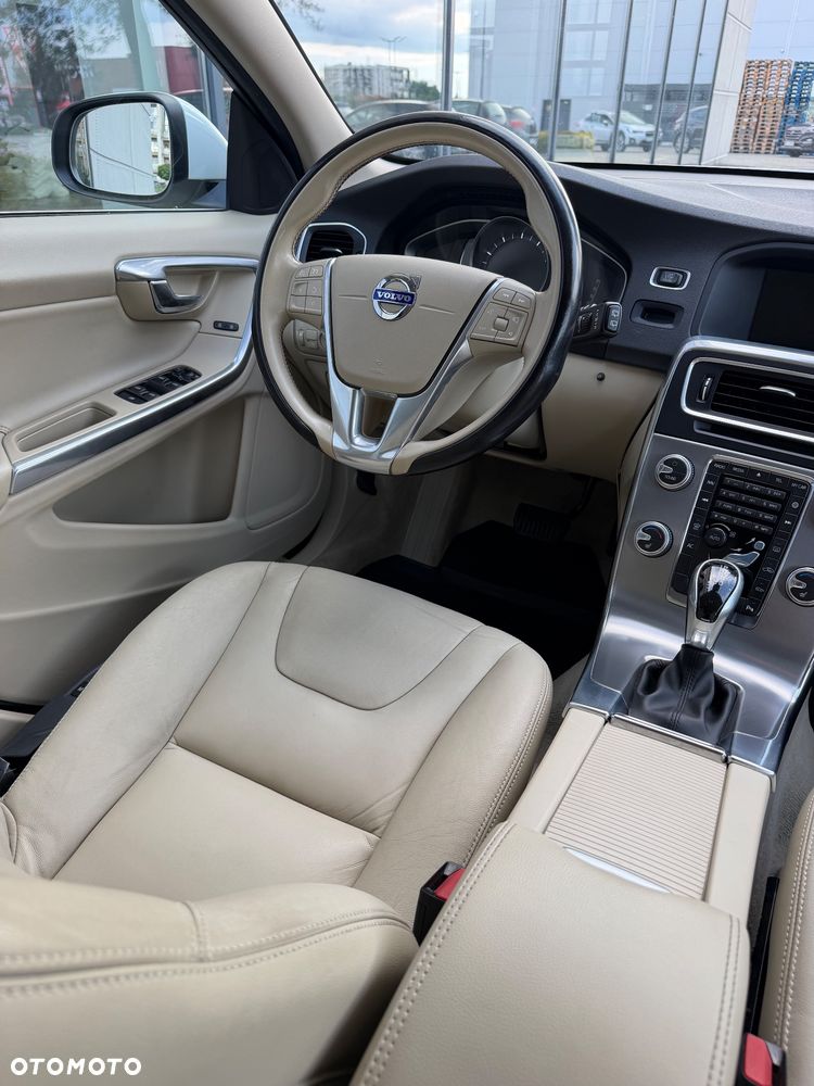Volvo V60 T3 Geartronic Momentum - 15