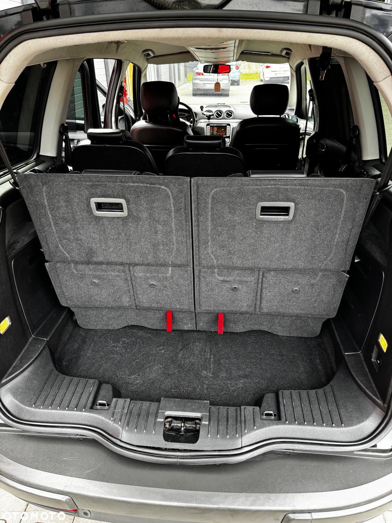 Ford Galaxy - 35