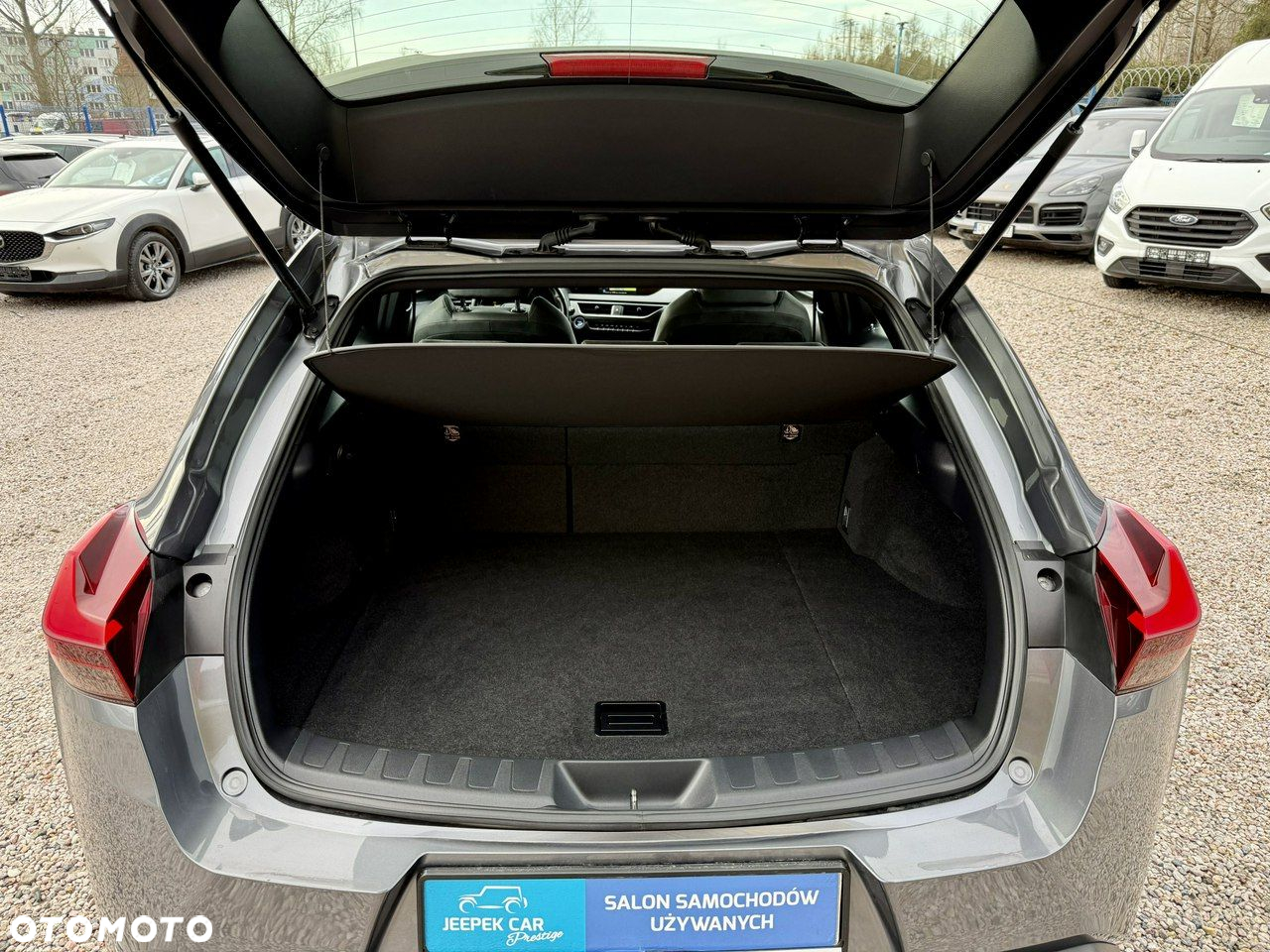 Lexus UX 250h Elegance 2WD - 38