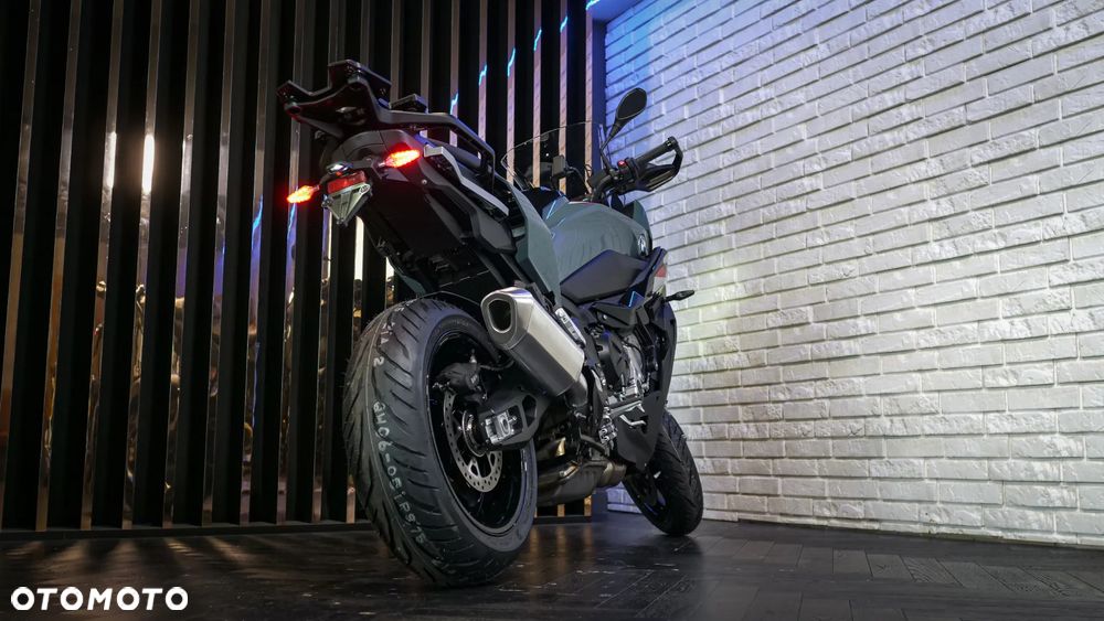 BMW S - 10