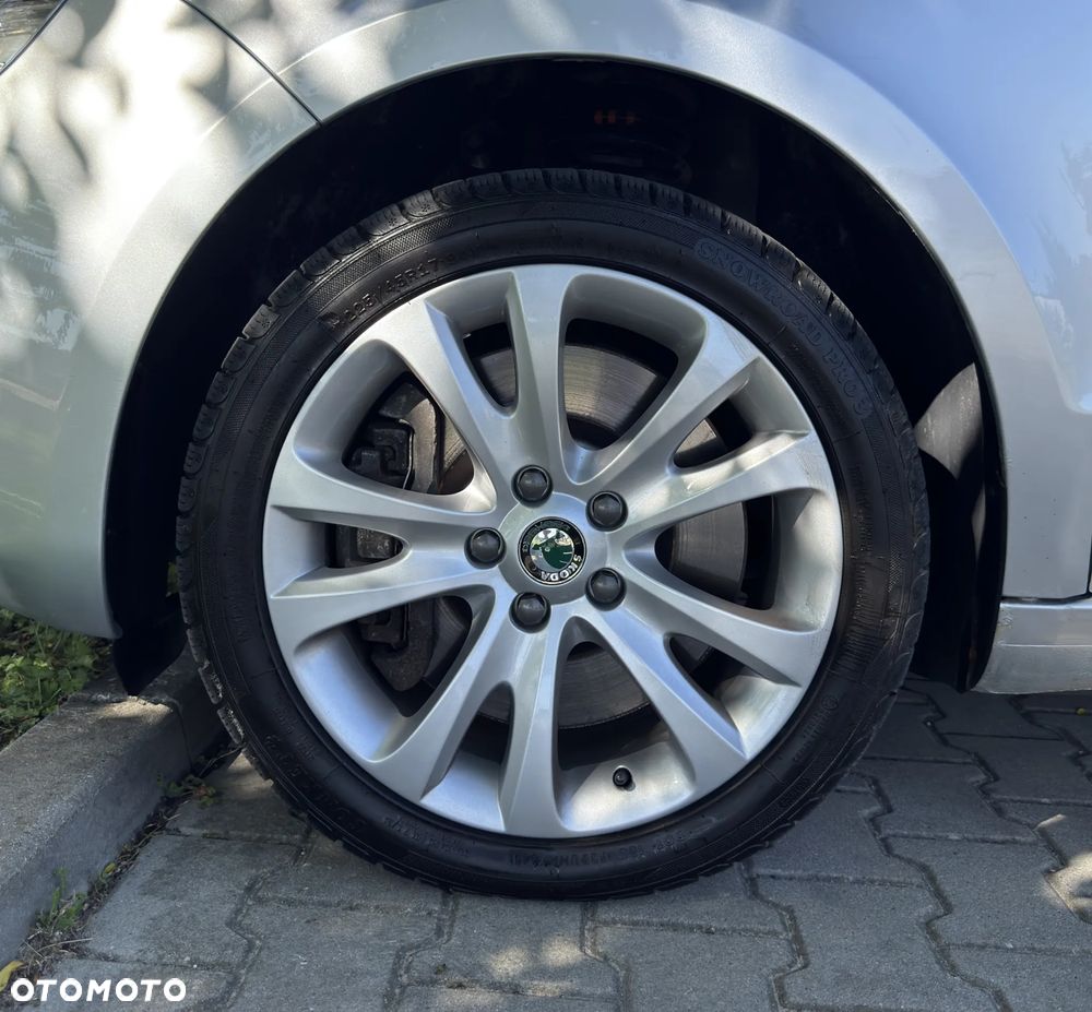 Skoda Superb 3.6 V6 4x4 DSG Elegance - 15