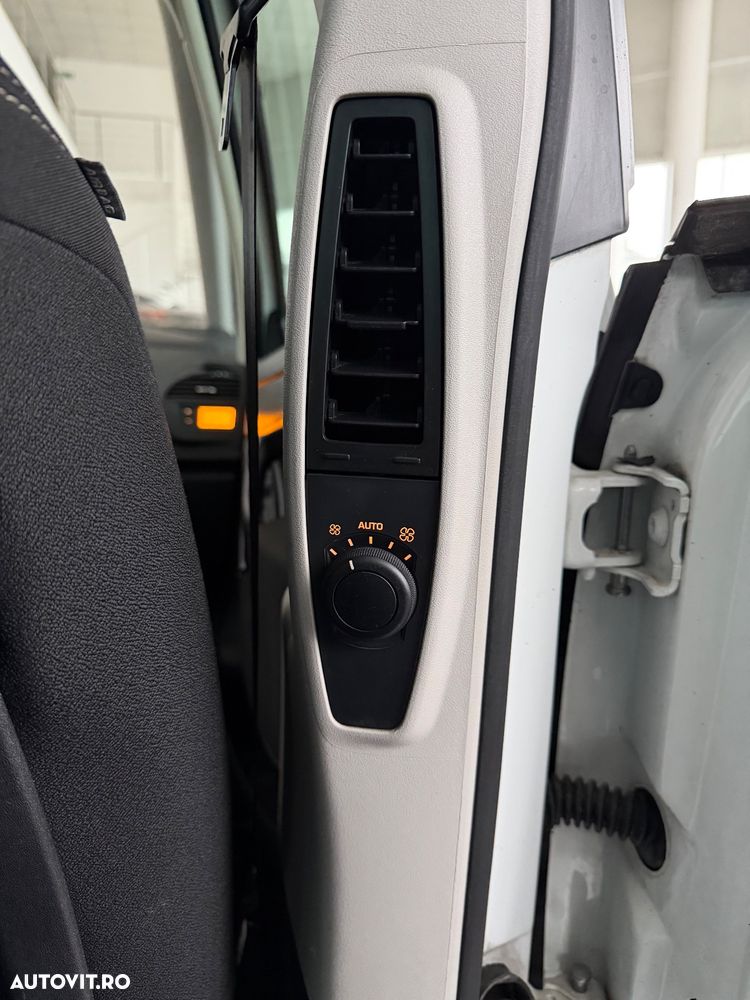 Citroën C4 Picasso 1.6 e-HDI FAP EGS6 Exclusive - 8