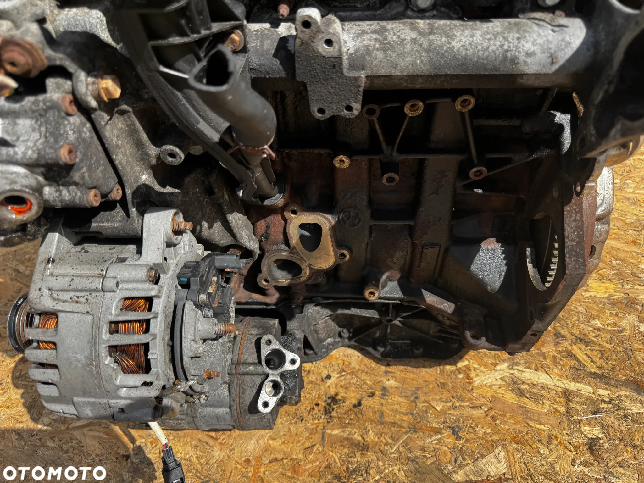 silnik m9r 786 m9r786 2.0 dci vivaro trafic  kompletny 232 km - 4