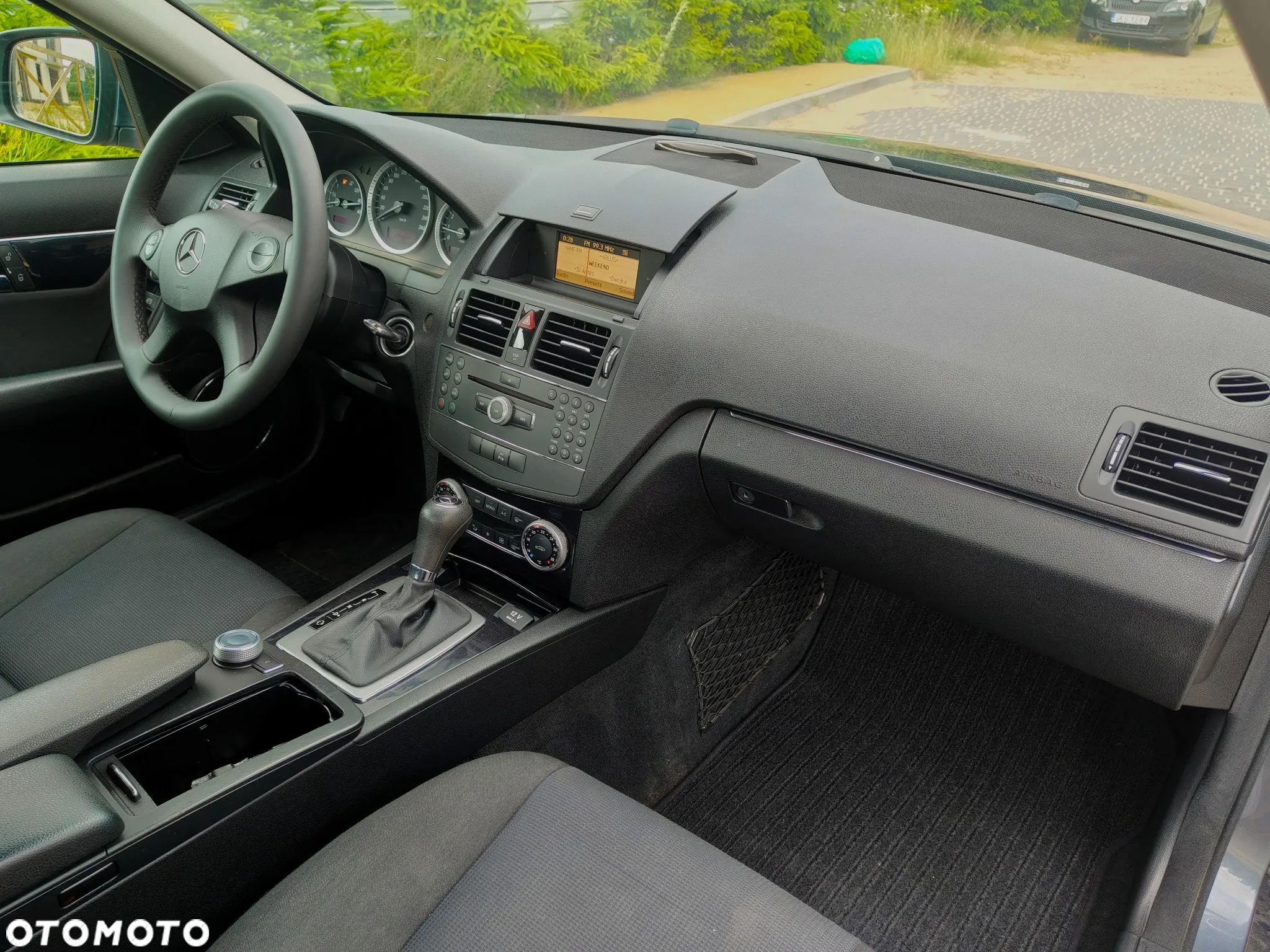Mercedes-Benz Klasa C 180 BlueEFFICIENCY 7G-TRONIC - 21