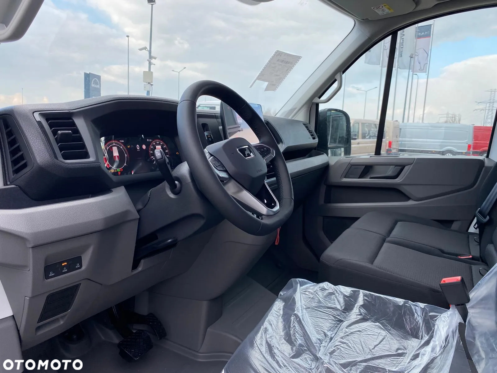MAN TGE 3.180 4X4 SB - 13