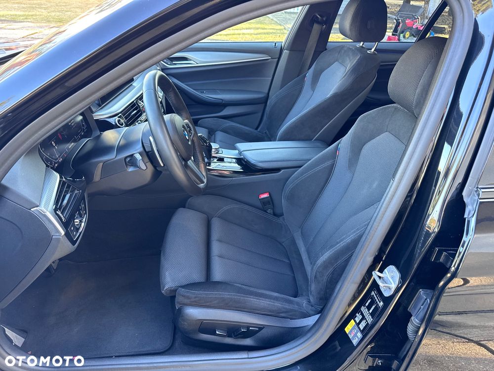 BMW Seria 5 530e iPerformance xDrive M Sport sport - 22