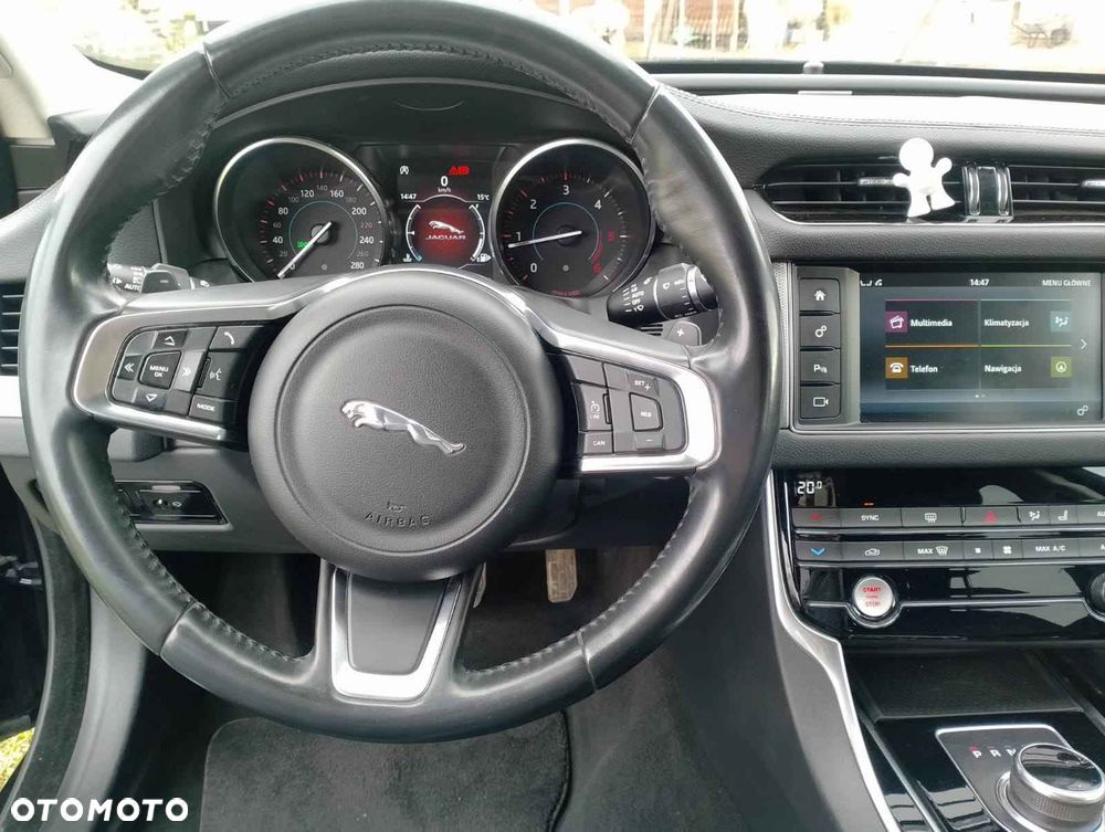 Jaguar XF 2.0 i4D AWD Prestige - 4