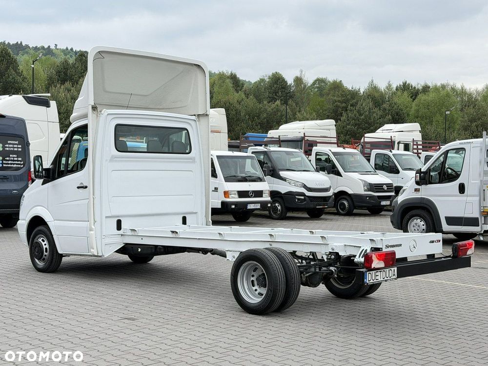 Mercedes-Benz Sprinter - 13